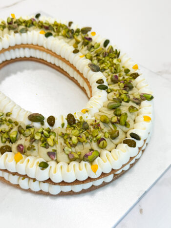 Number cake pistache fleurs d'oranger